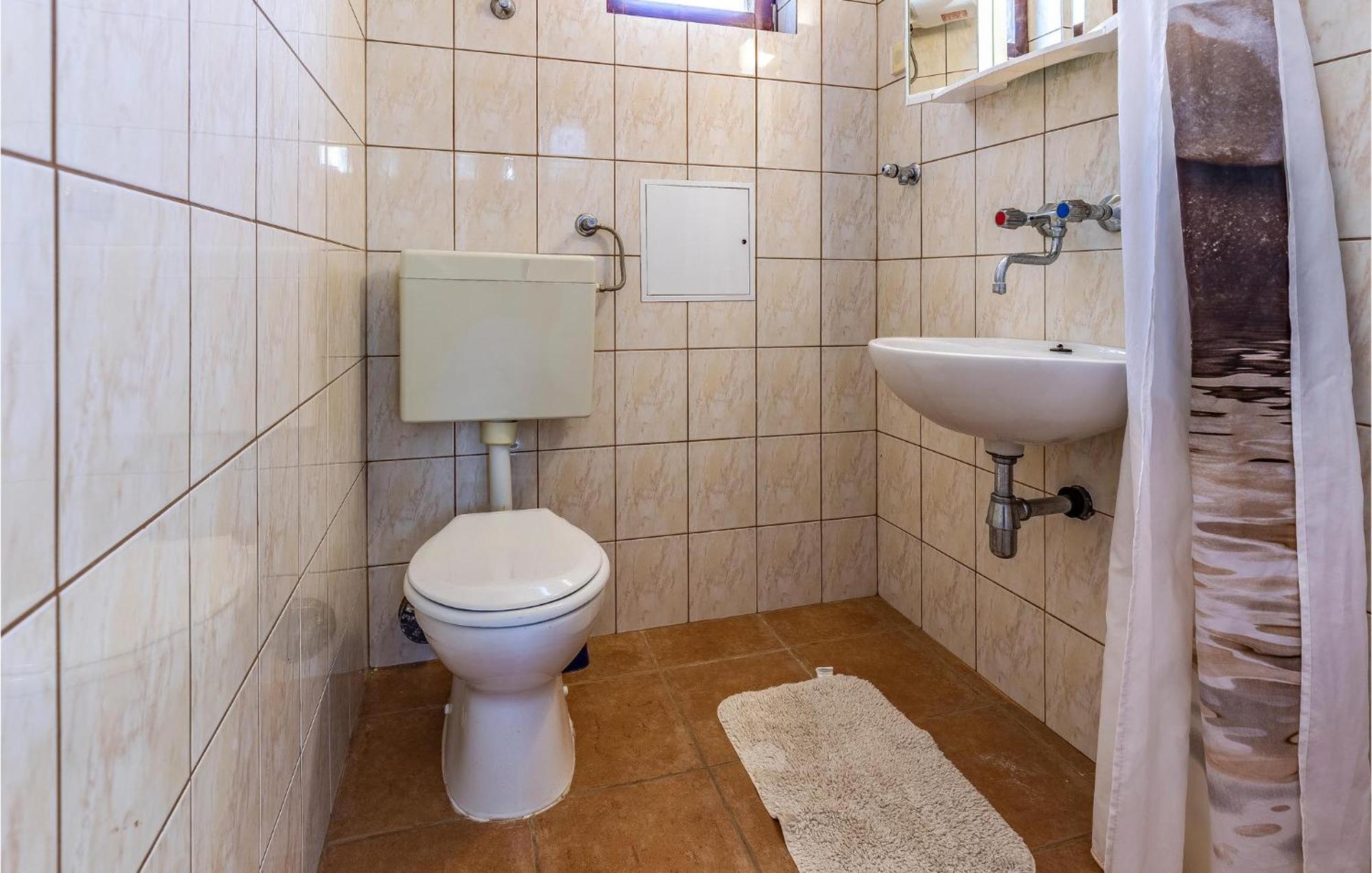 Nice Apartment In Pula With Kitchen ภายนอก รูปภาพ